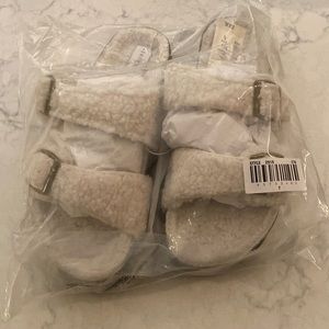 Girls fuzzy sandals Aeropostale sandals